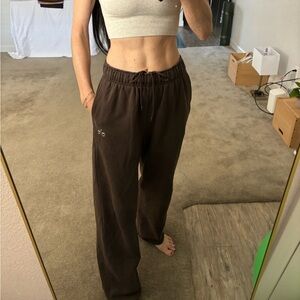 Alo accolade straight leg sweats